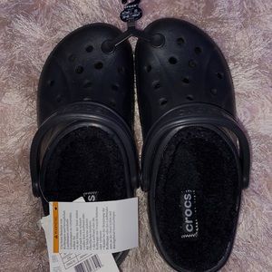 🧚🏼‍♀️brand new black winter crocs 🧚🏼‍♀️